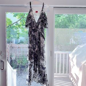 Cold shoulder summer dress. Black and white